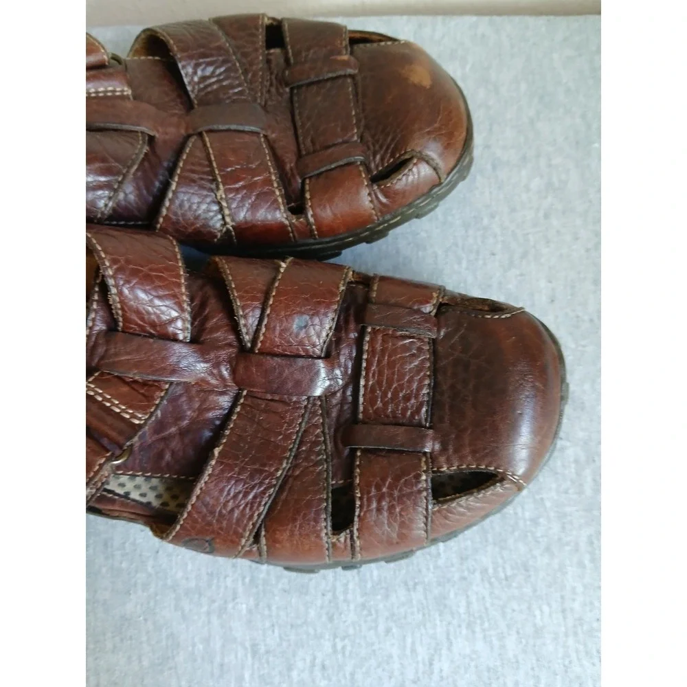 Born Sandals Mens 10 / EU 44 Fisherman Style Leather Woven Closed Toe